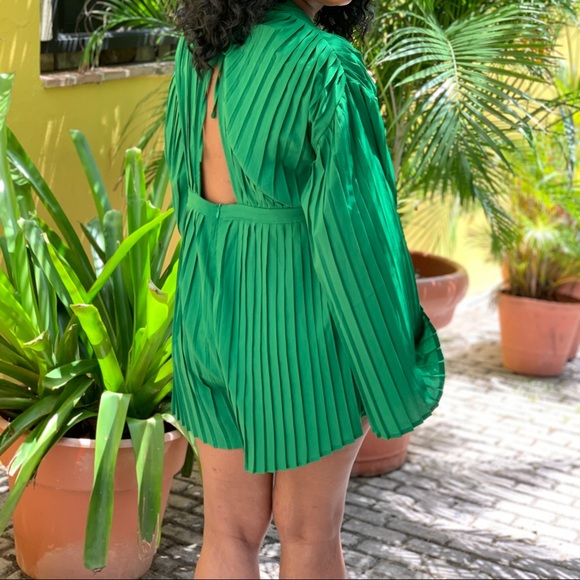 Pleated Green Romper - Picture 5 of 7